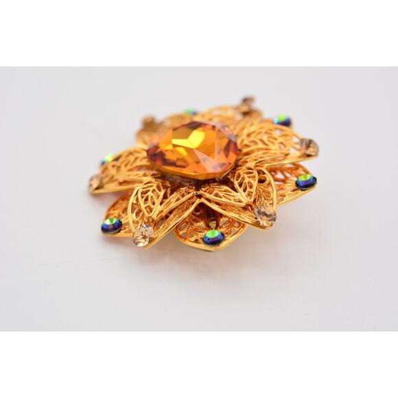 Vintage Crystal Flower Pin Brooch Watermelon Rhinestone Gold Tone Filigree BinAT - Picture 7 of 12